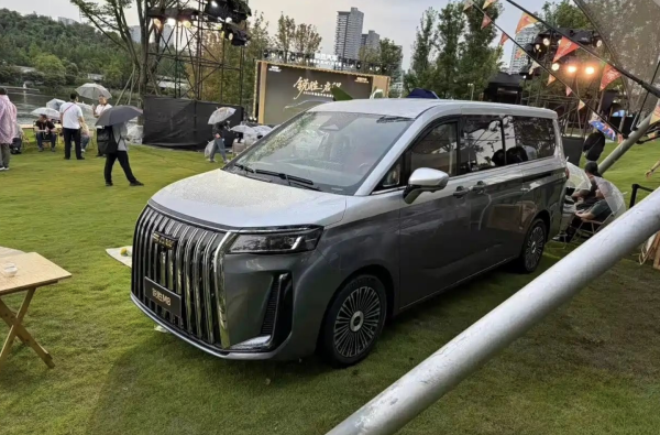 长盈策略 北汽制造锐胜 M8 中大型 MPV 将于 11 月 5 日预售